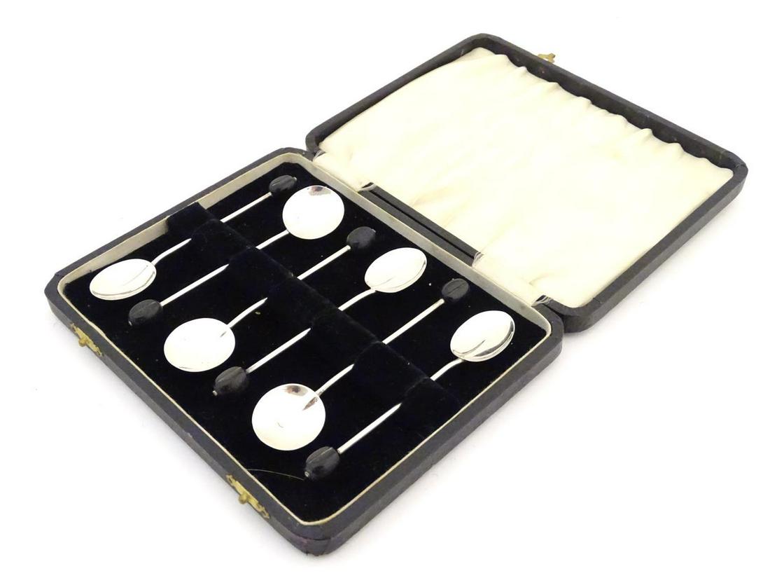 A cased set of 6 silver coffee spoons with faux coffee (1 of 8)