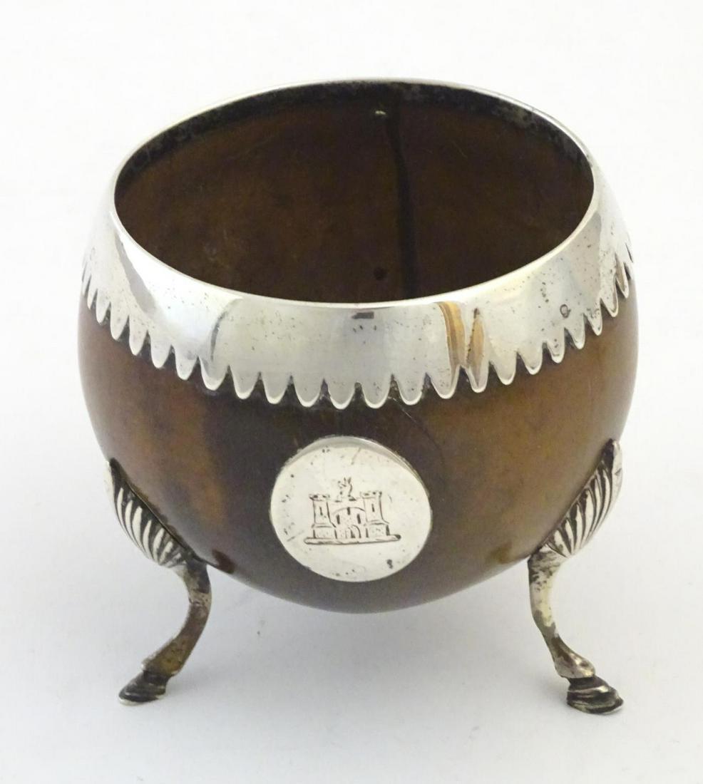 A 19thC coconut cup / bowl with three cabriole hoof (1 of 9)