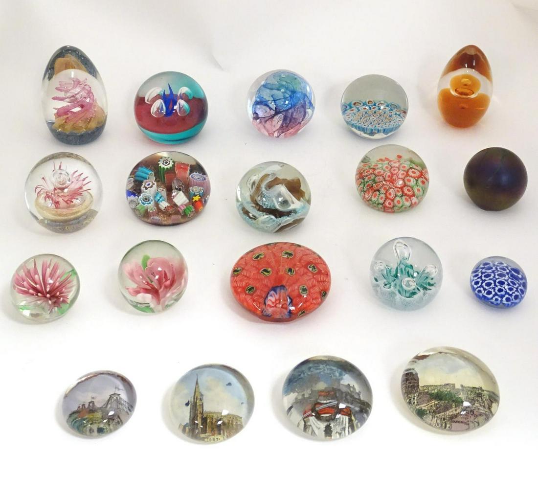 A collection of art glass paperweights, comprising (1 of 10)