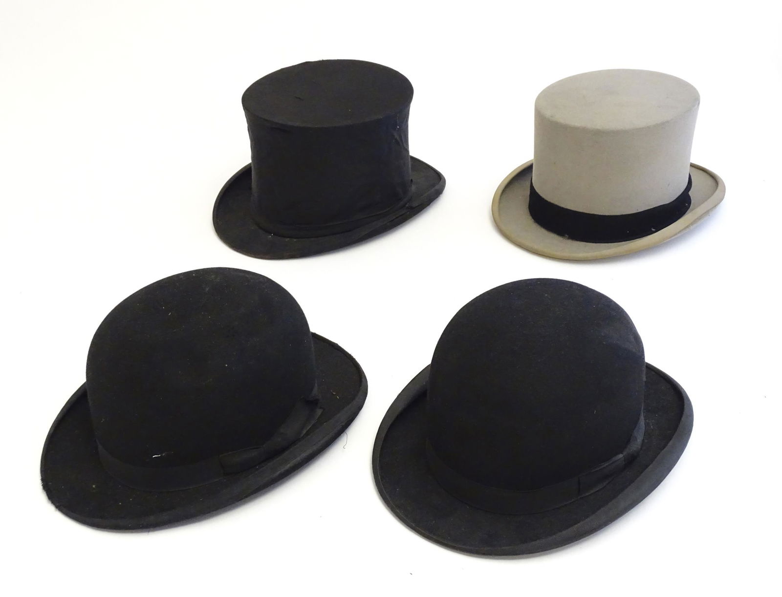 Vintage fashion accessories : Four assorted hats (1 of 9)