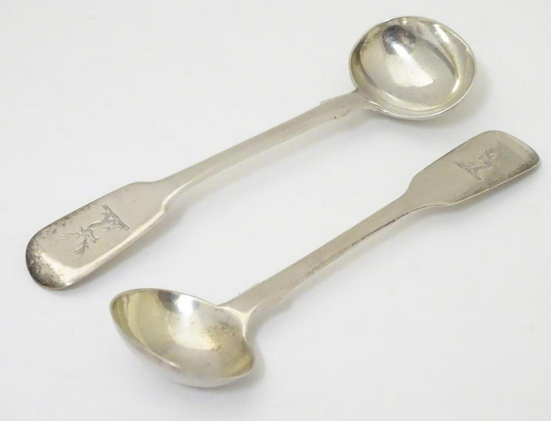 A pair of George IV silver fiddle pattern salt spoons, (1 of 7)