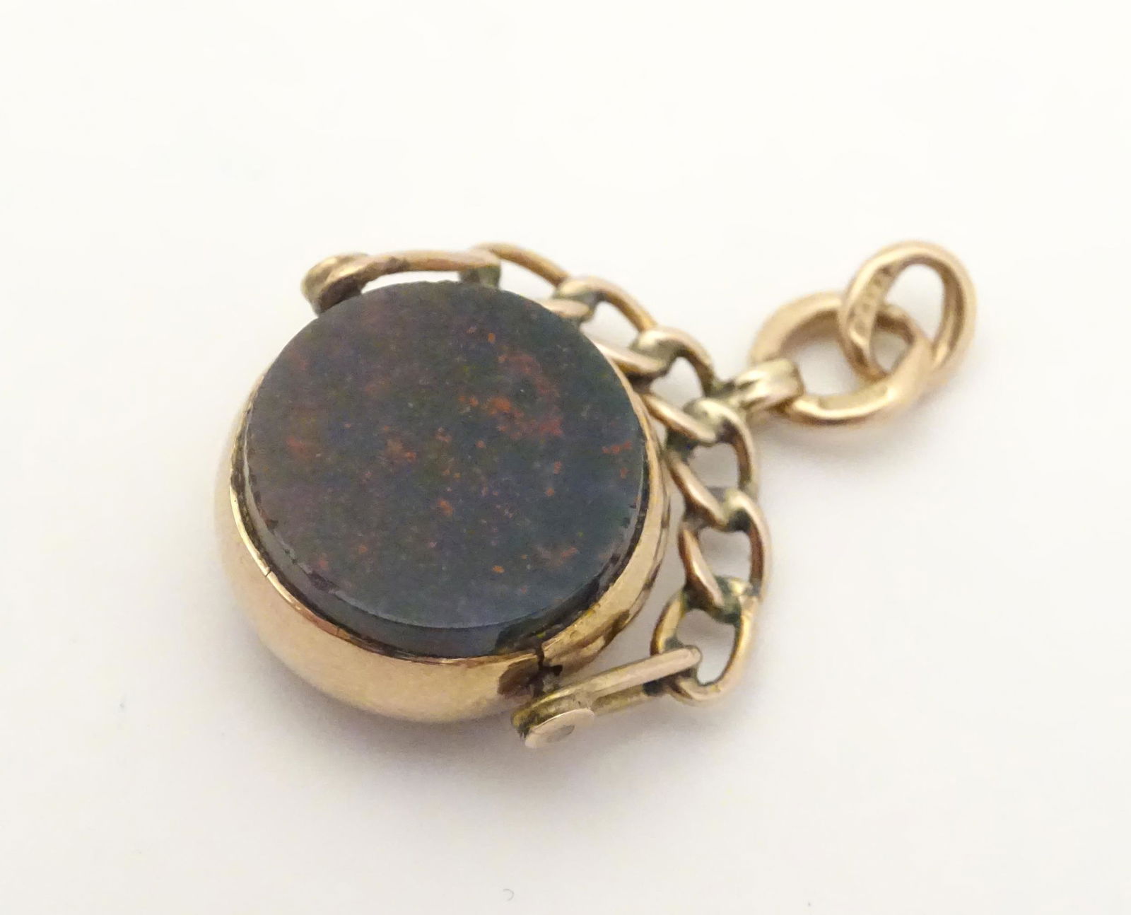 A Victorian 9ct gold pendant fob seal with rotating (1 of 5)