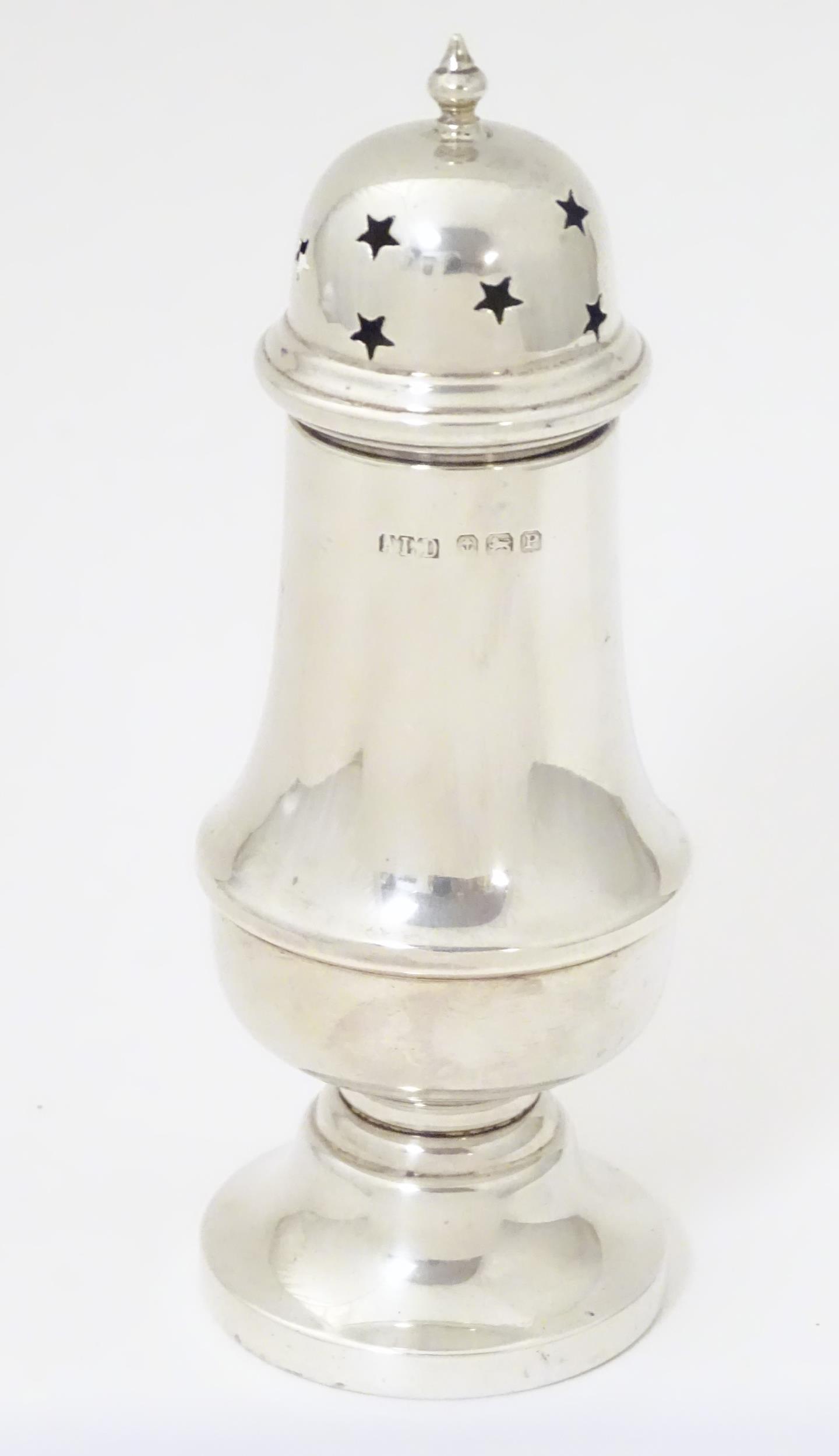 An Art Deco silver sifter with pierced star cut detail (1 of 6)