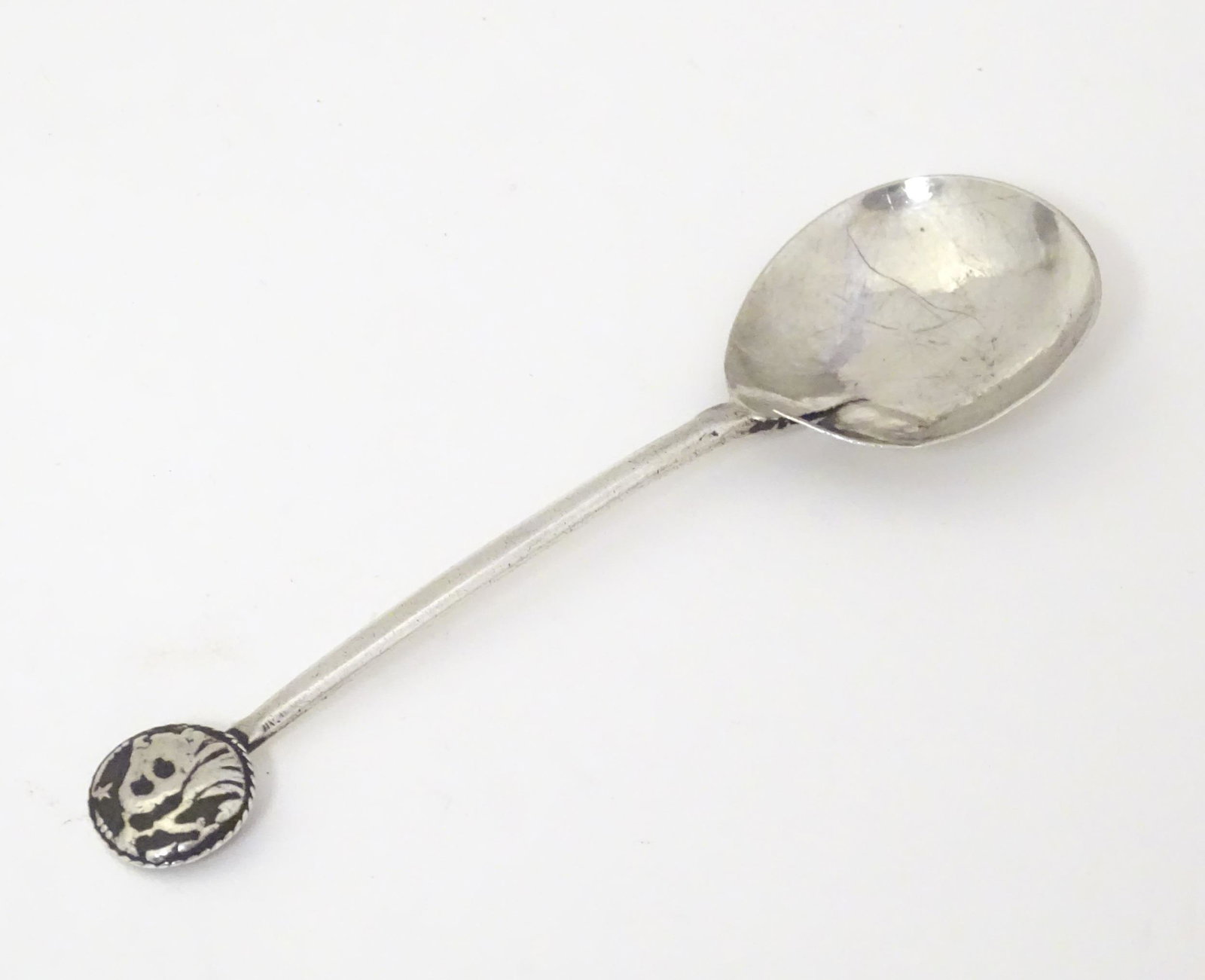 An Arts and Crafts silver spoon with lion head detail (1 of 9)