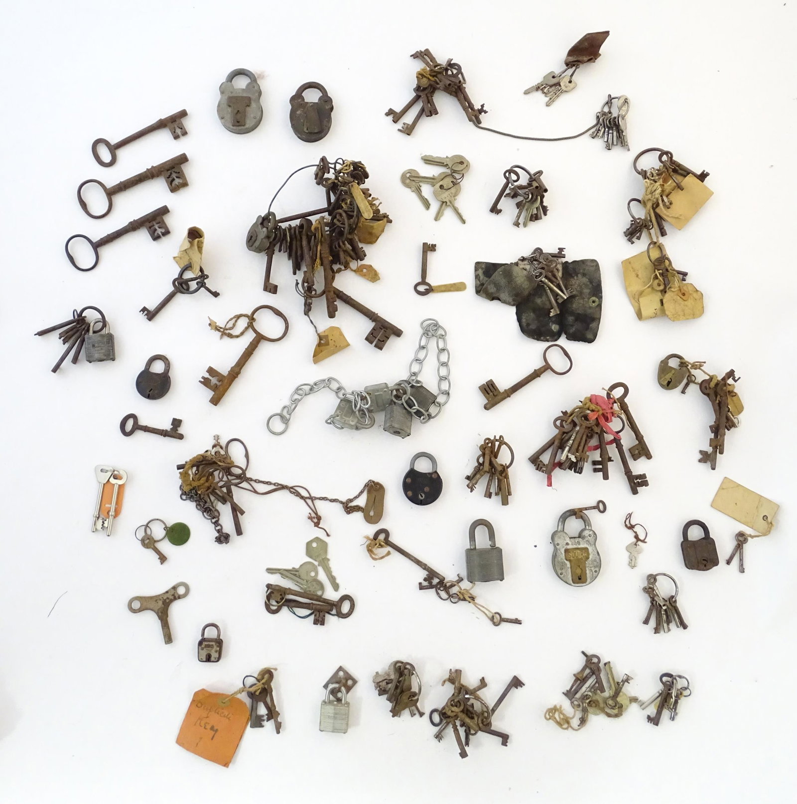 A large quantity of assorted old keys and padlocks. (1 of 10)