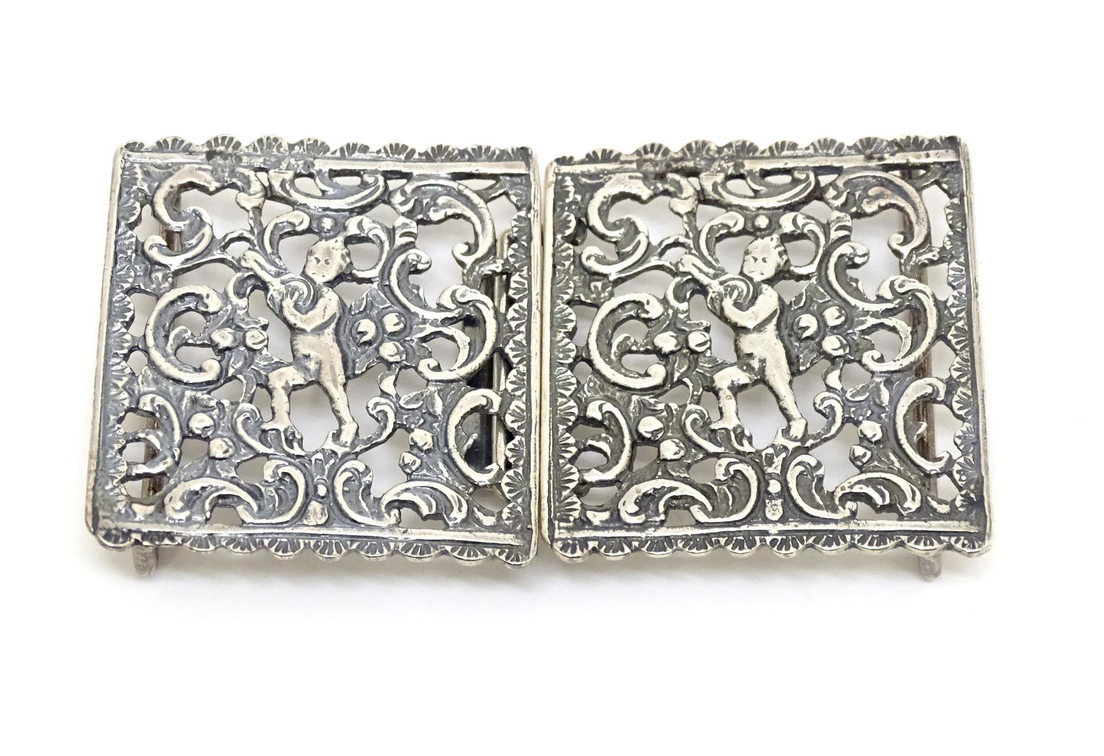 A silver two part belt buckle hallmarked Birmingham 1977, maker Langstone Silver Works (Bernard: A silver two part belt buckle hallmarked Birmingham 1977, maker Langstone Silver Works (Bernard Instone). Approx. 3 1/2" wide Please Note - we do not make reference to the condition of lots within des