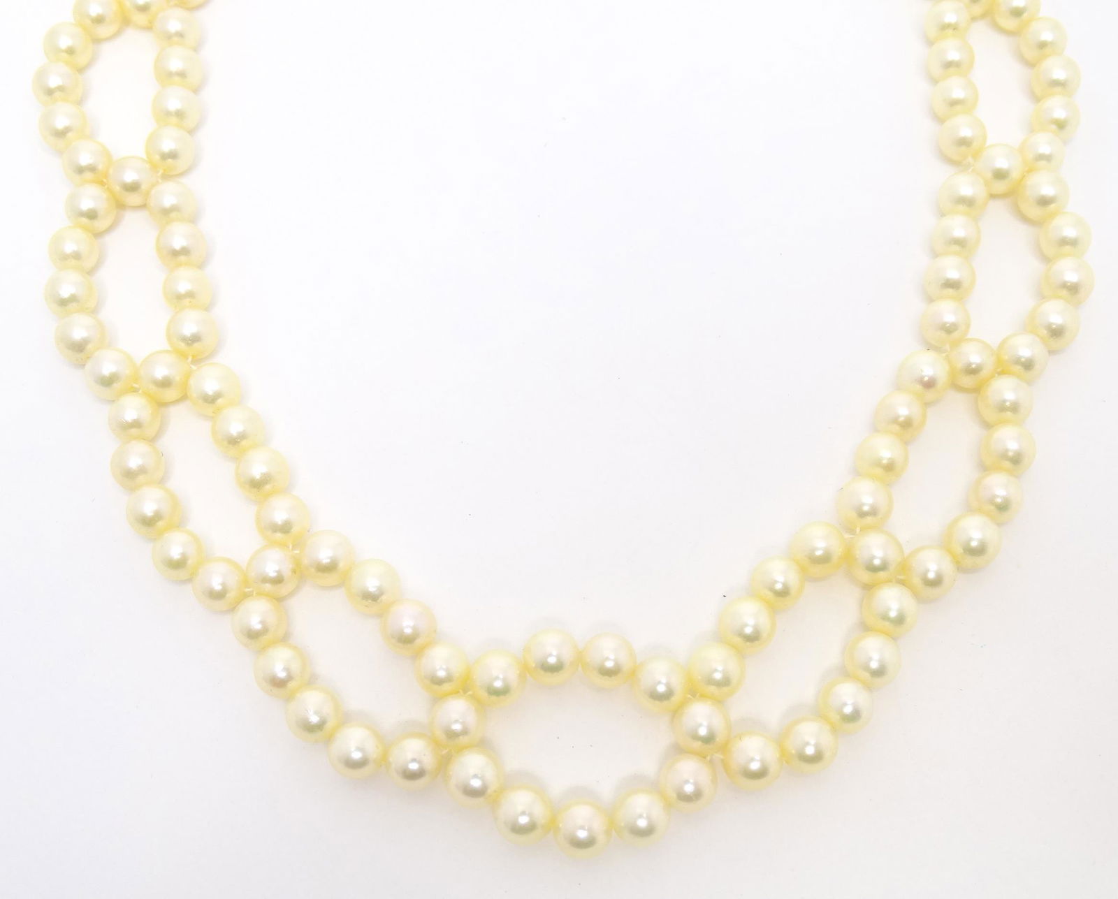 A two stand pearl choker necklace with 18ct gold clasp. Approx 16" long  Please Note - we do not (1 of 5)