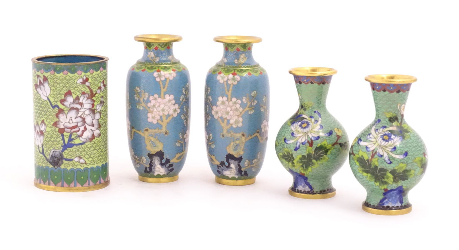 Five items of 20thC Chinese cloisonne ware comprising two pairs of vases and a brush pot with floral: Five items of 20thC Chinese cloisonne ware comprising two pairs of vases and a brush pot with floral and foliate decoration. Largest approx. 6" high (5)