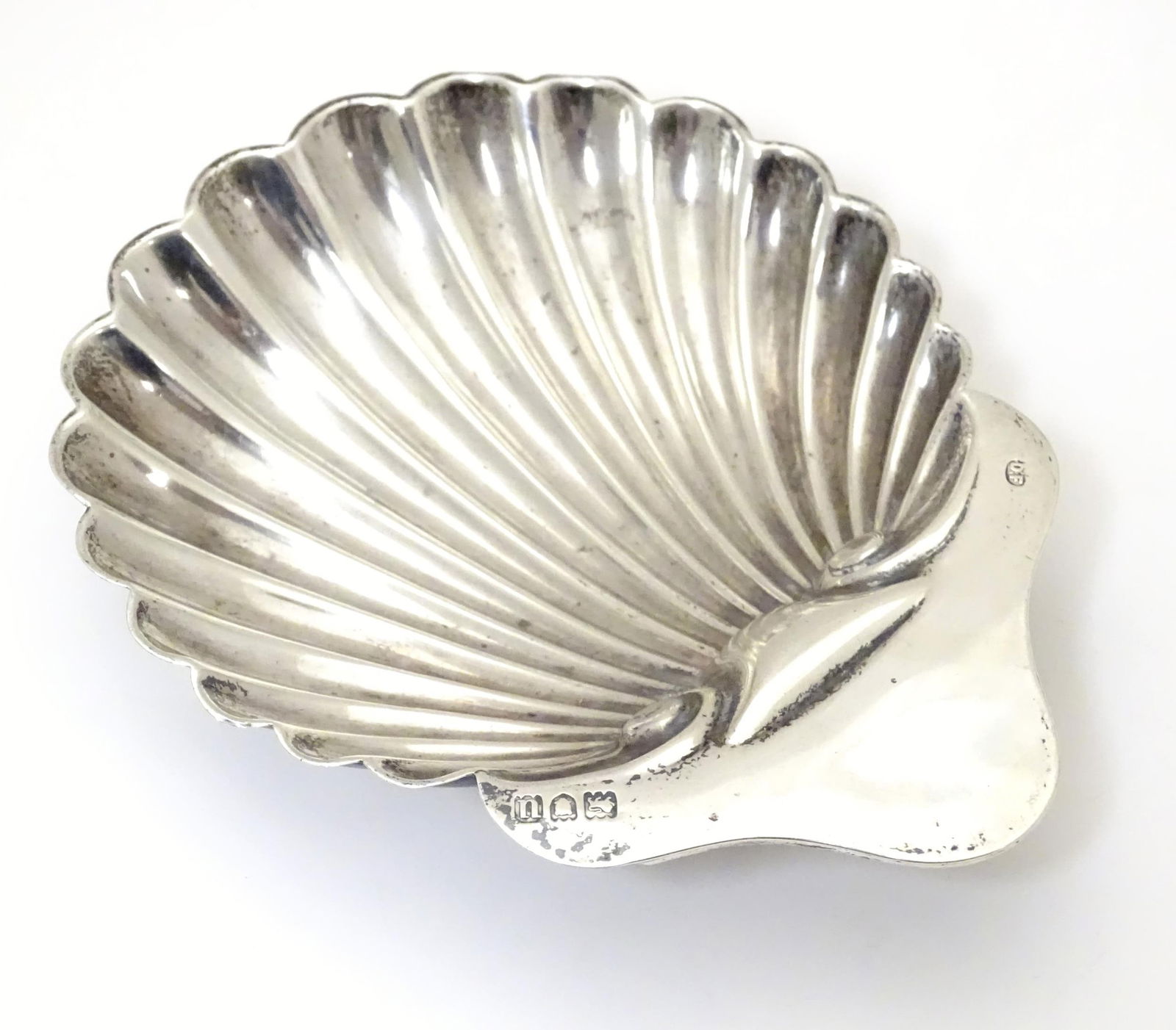 A silver butter dish of shell form. Hallmarked London 1915 maker Josiah Williams & Co (David (1 of 8)