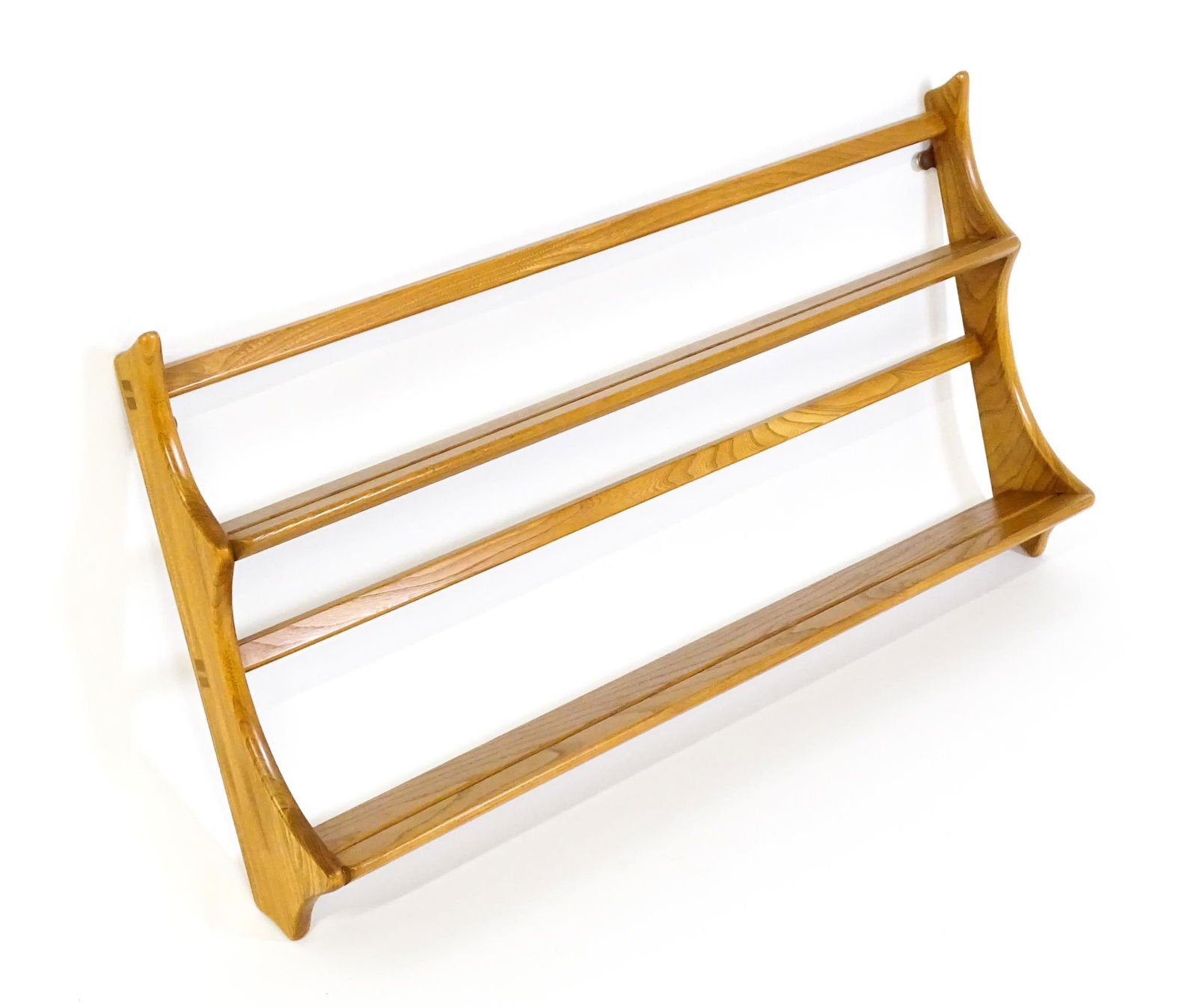 Vintage / Retro: An elm Ercol two tier plate rack. 38 wide x 20" high. Please Note - we do not make: Vintage / Retro: An elm Ercol two tier plate rack. 38 wide x 20" high.Please Note - we do not make reference to the condition of lots within descriptions. We are however happy to provide additional in