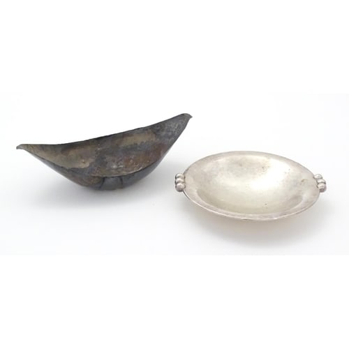 An Art Deco silver plate bon bon dish with hammered decoration and spherical ball handles. Approx 6" (1 of 7)