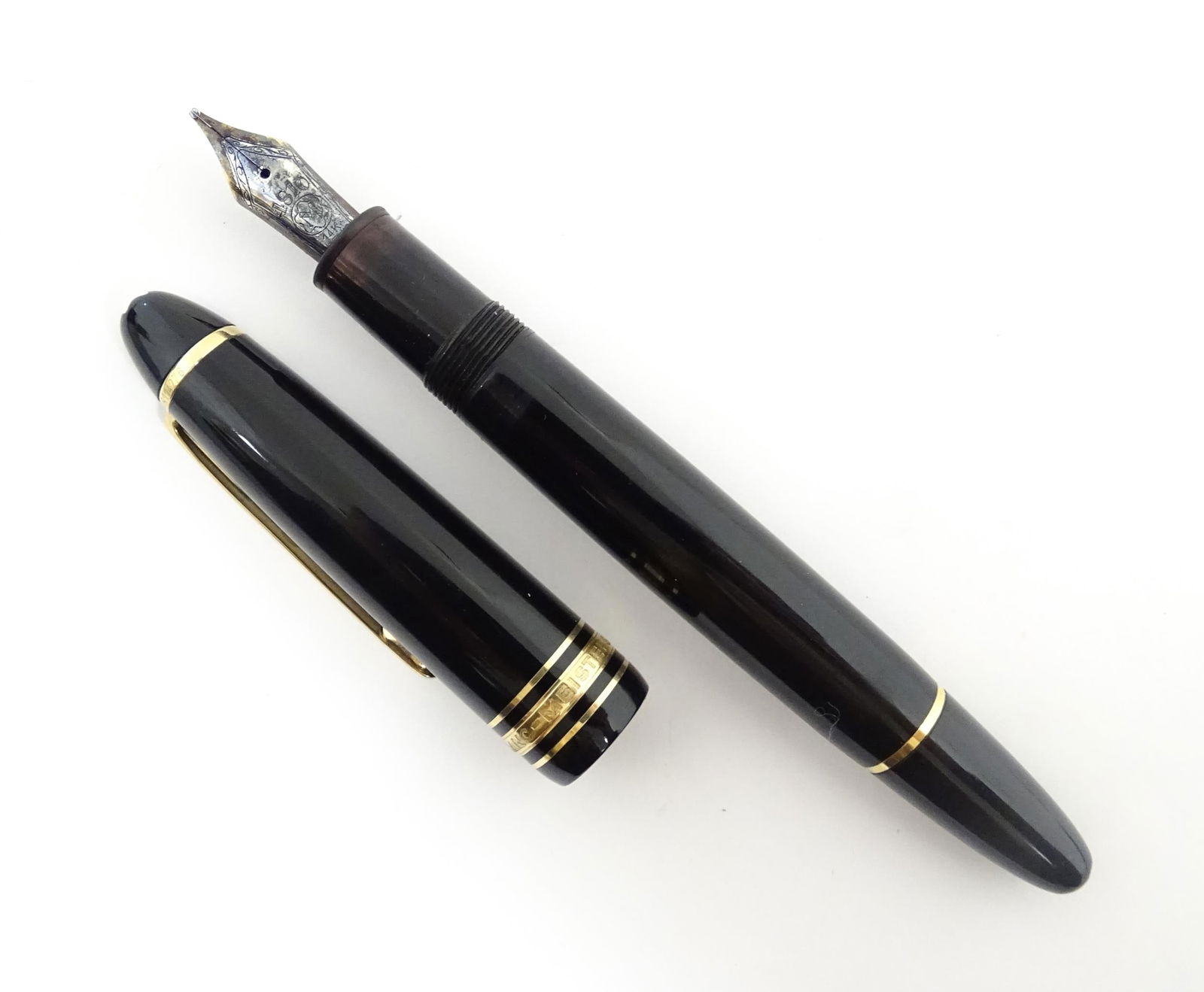A Mont Blanc Meisterstuck 146 fountain pen, with black barrel and cap, 14k gold nib, approx 5 6/8" (1 of 11)