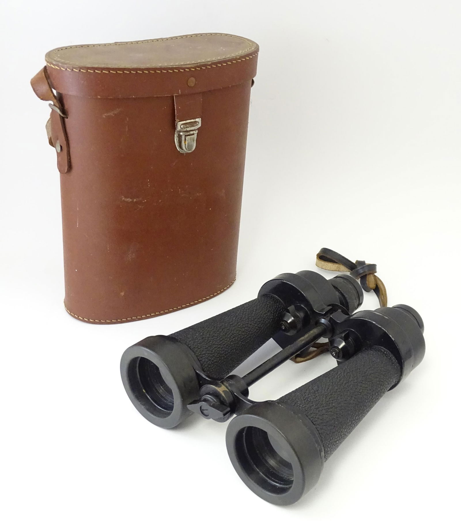 Militaria , Second World War / World War II / WWII / WW2: a pair of Admiralty Pattern 1900A (1 of 19)