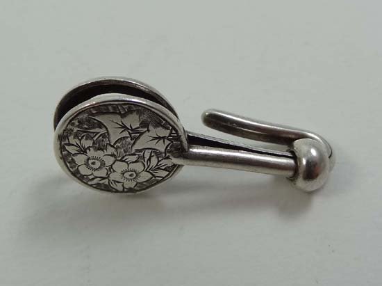 A HM silver napkin clip Birmingham 1901 maker G E : A HM silver napkin clip Birmingham 1901 maker G E Walton & Co Ltd. 1 1/4" long
