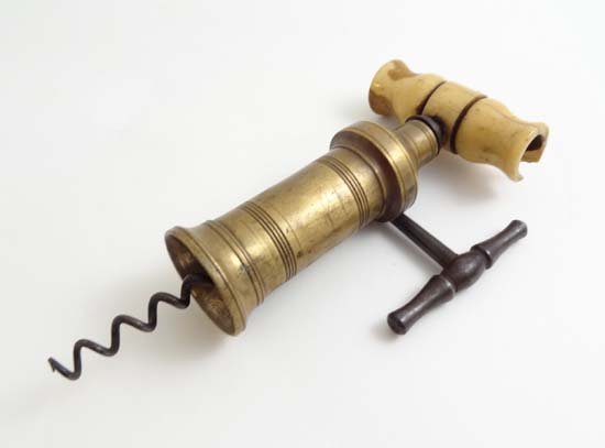Corkscrew : A 19thC Thomason Kings style extending rack: Corkscrew : A 19thC Thomason Kings style extending rack corkscrew with side winding action with brass body and bone handle