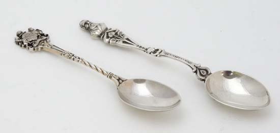 2 HM silver Commemorative teaspoons, one with bust to: 2 HM silver Commemorative teaspoons, one with bust to handle of John Ruskin and bearing hallmarks for Sheffield 1917 maker Charles Boyton & Son Ltd together with another with armorial to handle London
