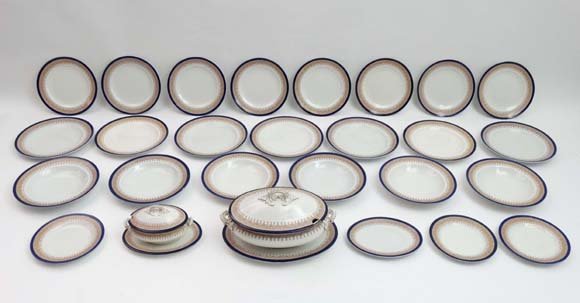 Royal Worcester Vitreous :a 1911 extensive service to: Royal Worcester Vitreous :a 1911 extensive service to include 6 soup dishes, 3 side plates, 8 dessert plates, 7 plates, small tureen and stand, Small tureen stand and a large tureen stand (27) Please 