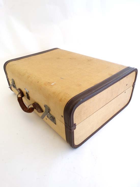 ' Airport Lightweight Luggage ' : A 1950's compendium: ' Airport Lightweight Luggage ' : A 1950's compendium leather bound travelling suitcase. approx 24 3/4" wide