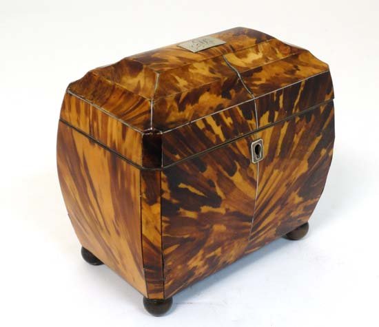 A c.1800 blonde tortoiseshell 2-sectional tea caddy (1 of 9)