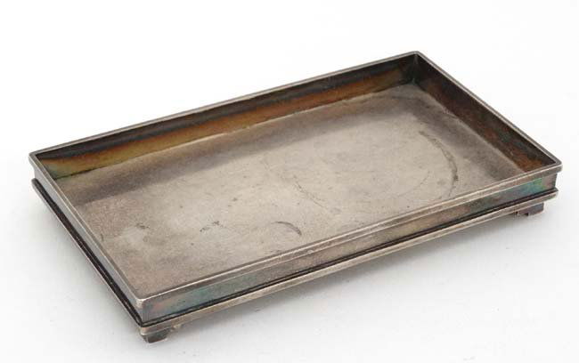 Chinese Export Silver : A small dressing table tray / (1 of 6)