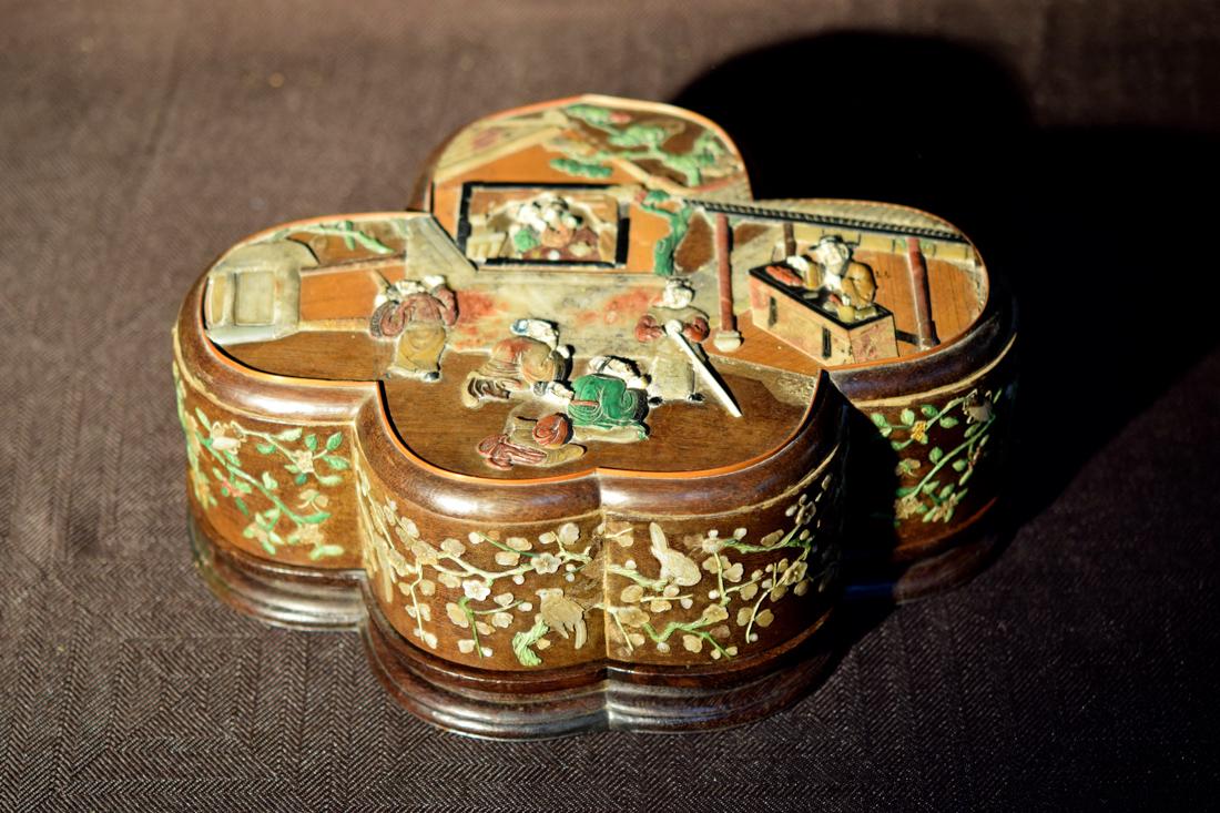 Chinese Jiche Wood Box with Soapstone Inlay (1 of 10)