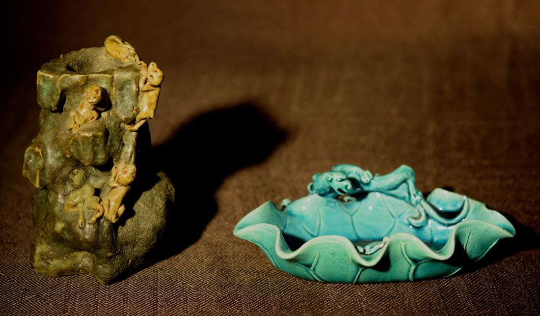 Two Chinese Ceramic Pieces - Brushwasher and Brushpot (1 of 8)