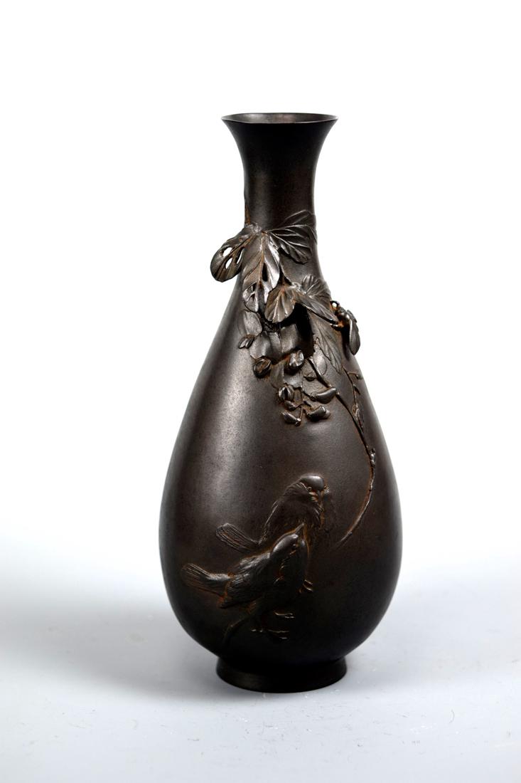 Japanese Bronze Vase with High Relief Bee (1 of 8)