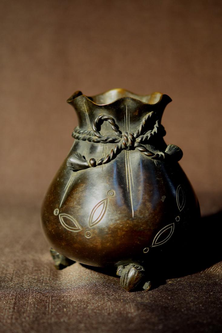 Japanese Bronze Vase of Sac Form (1 of 7)
