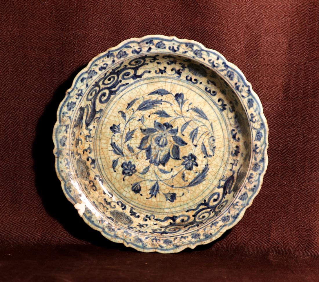 Antique Asian Porcelain Lobbed Platter with Old Repair (1 of 6)