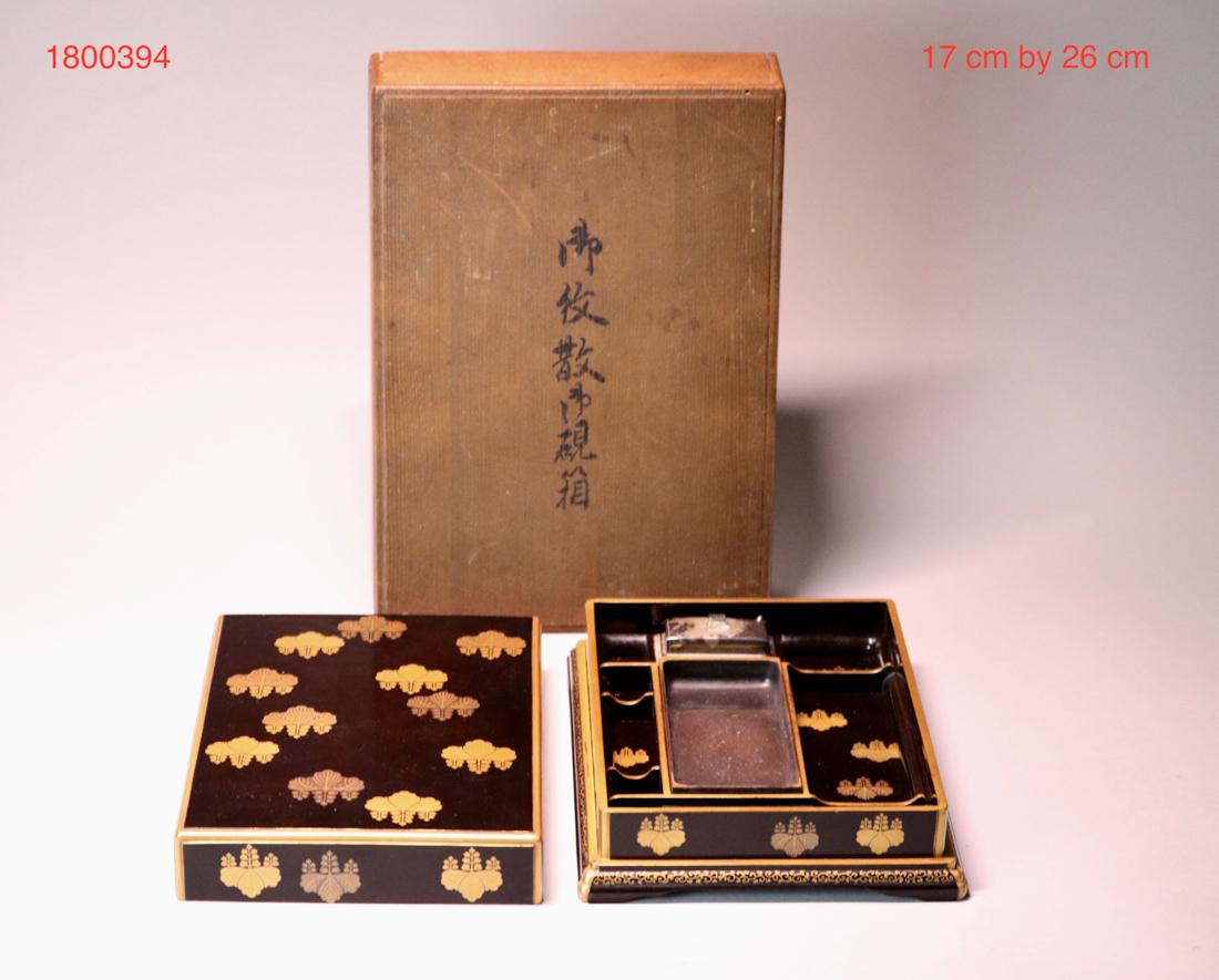 Japanese Edo Lacquer Box with Presentation Wood Box (1 of 8)