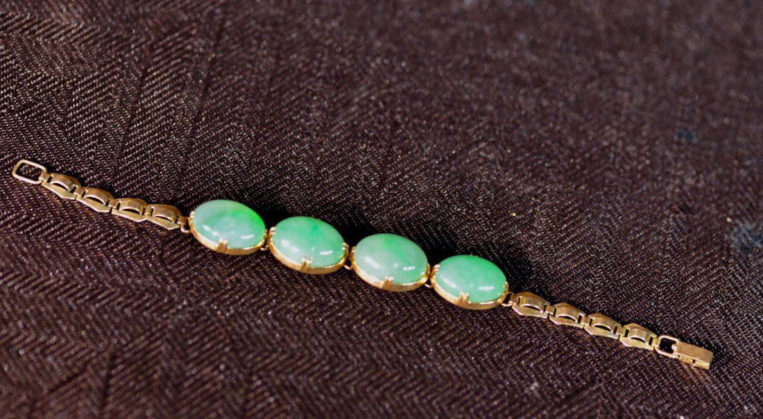 Chinese Jadiete Bracelet (1 of 5)