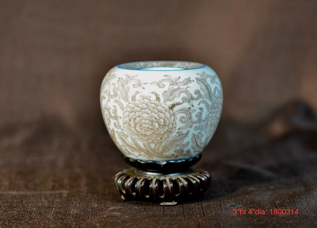 Chinese Scholar Porcelain Waterpot with Copper Red (1 of 7)