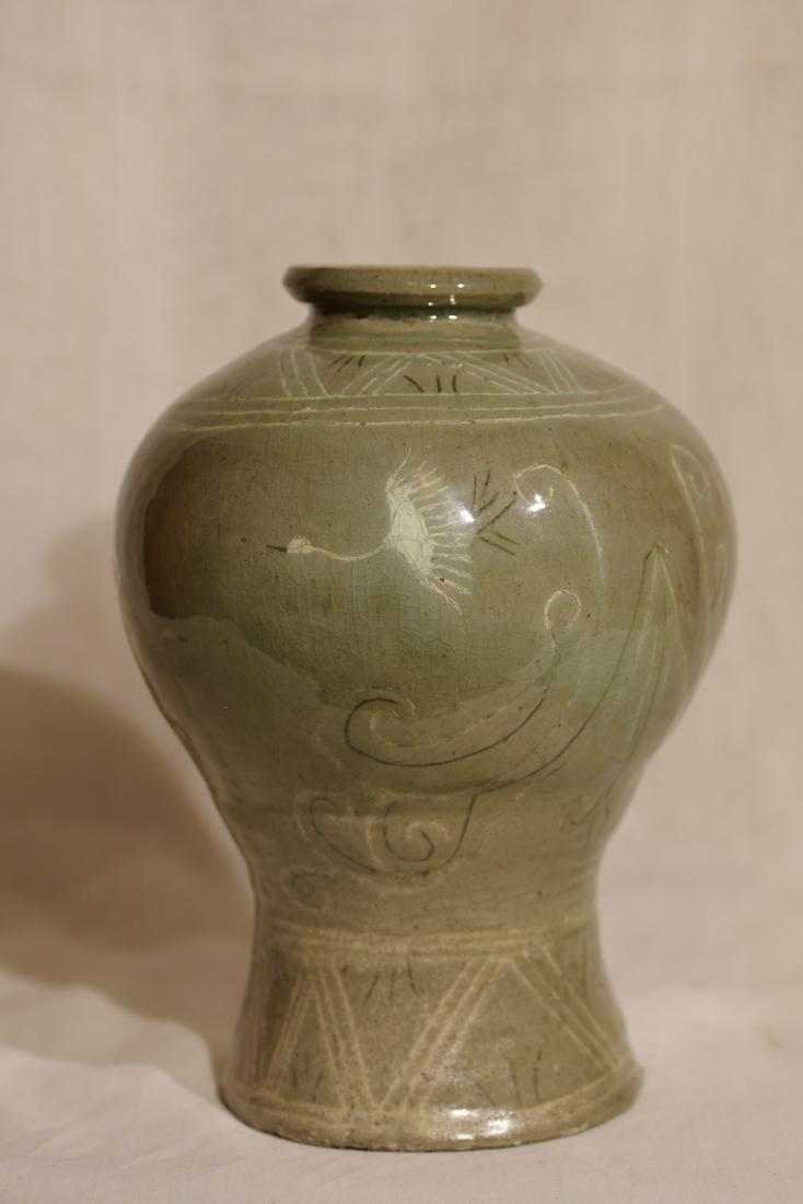 Antique Korean Celadon Porcelain Vase with Inlay Design (1 of 10)