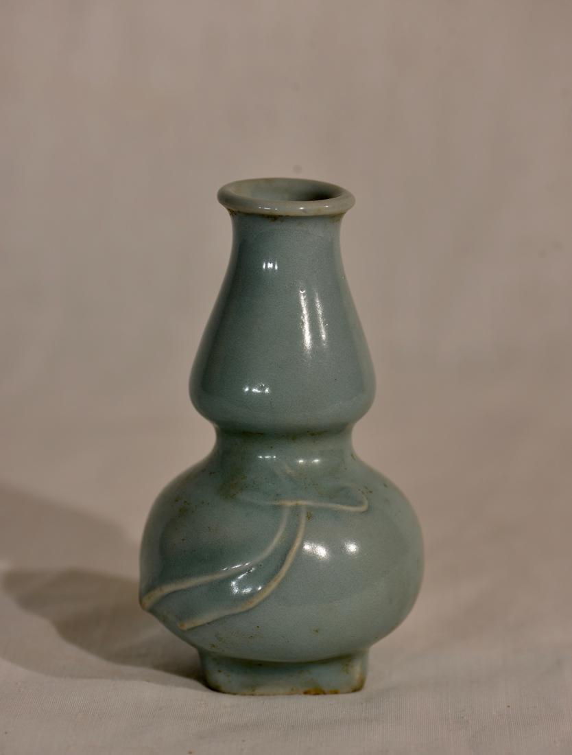 Chinese Celadon Porcelain Double Gourd Vase (1 of 5)