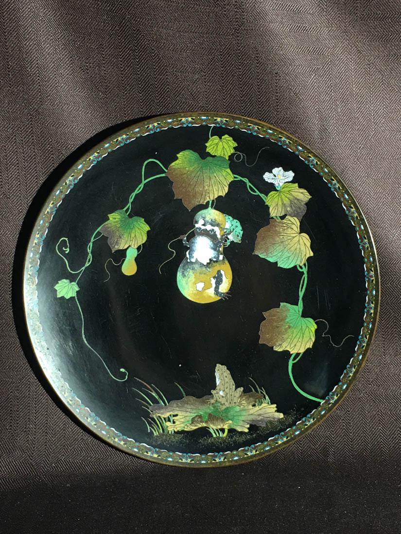 Rare Japanese Cloisonne Charger - Frogs: 19th cen, meiji period, early pre golden age cloisonne of naturalistic apporach, 12"dia
