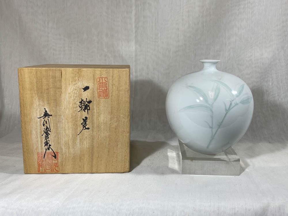 Japanese Studio Porcelain Vase with Bamboo DÃ©cor: 20th cen, japanese studio porcelain vase with bamboo dÃ©cor, 6"ht