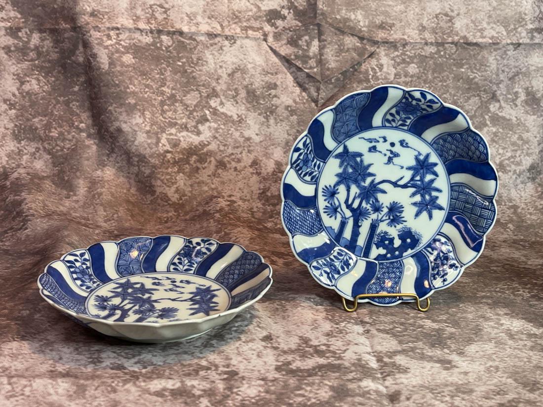 Pair Japanese Blue White Porcelain Dishes - Lobbed Shape (1 of 8)