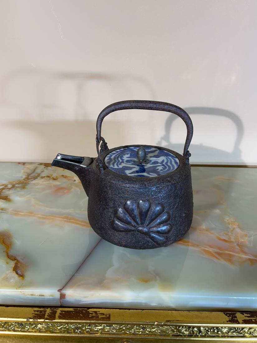 Japanese Iron Teapot - Chinese Ming Porcelain Cover (1 of 11)