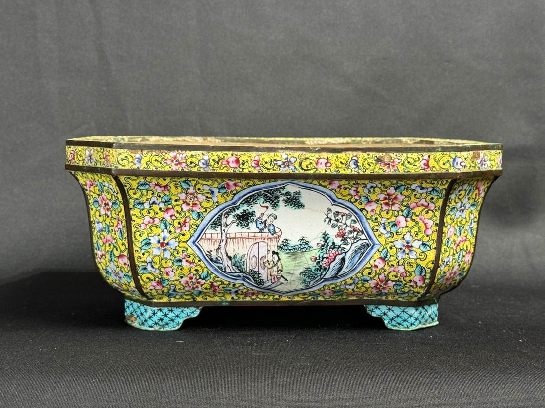 Chinese Canton Enamle Planter (1 of 9)