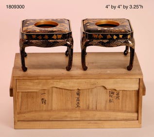 Pair Japanese Lacquer Stand wih Cover - Presentation