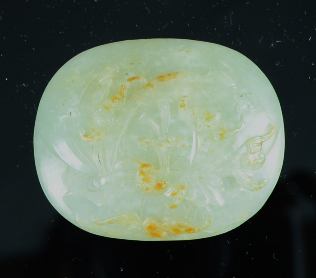 Chinese Jade Oval Plaque, Floral Motif: 19th cen, measures 2.6" by 2" Please visit our website http://stallionhillgallery.com/ to see the high resolution photos. Thanks! 欲见高清照片，请෹
