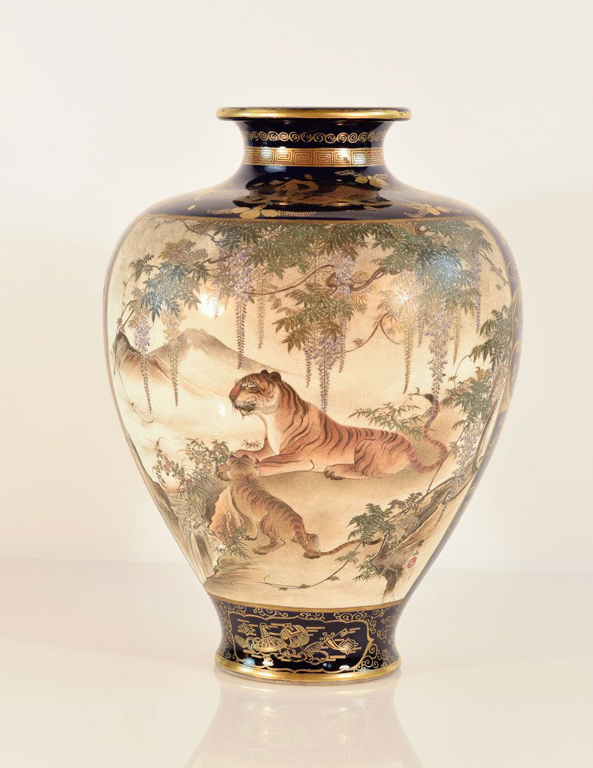 Japanese Satsuma Vase with Tiger Scene (1 of 9)