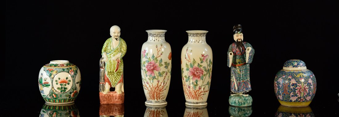 Collection of Asian Porcelain Articles (1 of 10)