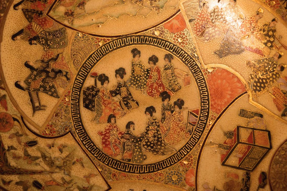 Japanese Satsuma Dish with Beiji Scene (1 of 6)