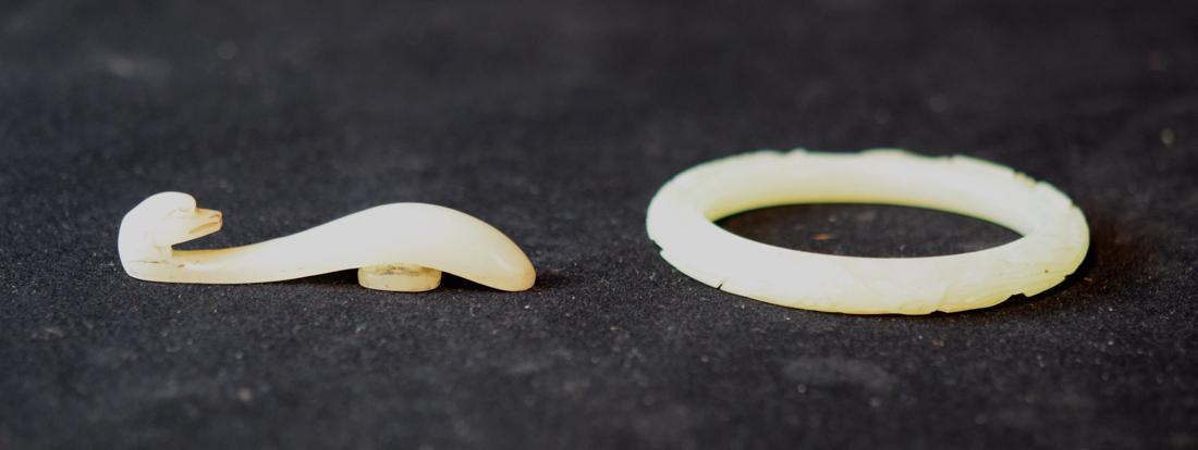 Two Chinese Pieces: Bracelet and Jade Belt Buckle (1 of 10)