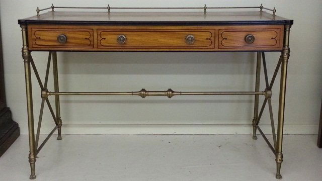 Kittinger Desk With Brass Accent: Kittinger Desk With Brass Accents Height 29" Width 46" Depth 21"