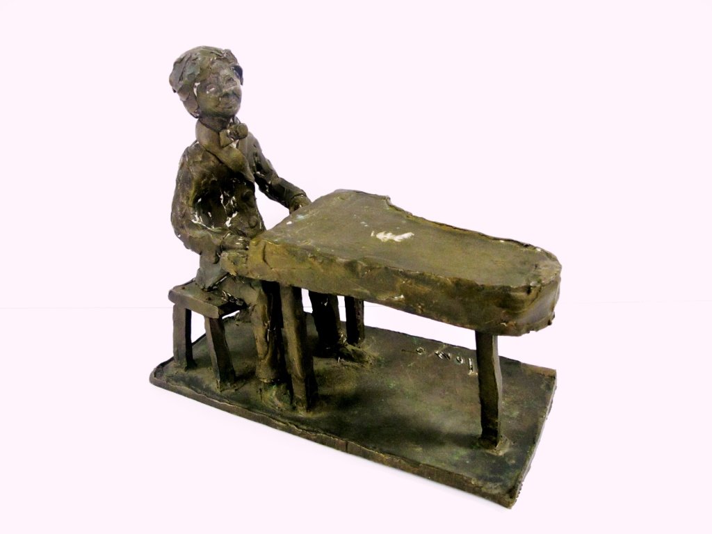 Prince Monyo Mihailescu bronze pianist: Prince Monyo" Mihailescu- Romanian- American. " The Recital". Important listed sculptor-public buildings, etc., this large and heavy Cire Perdue cast, single one off bronze. Charming young boy, the bu