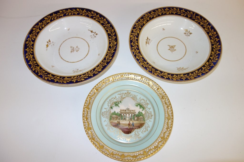 3 dishes including 1 KPM: 3 decorative dishes including 1 KPM & 2 Chamber Worcester 385.