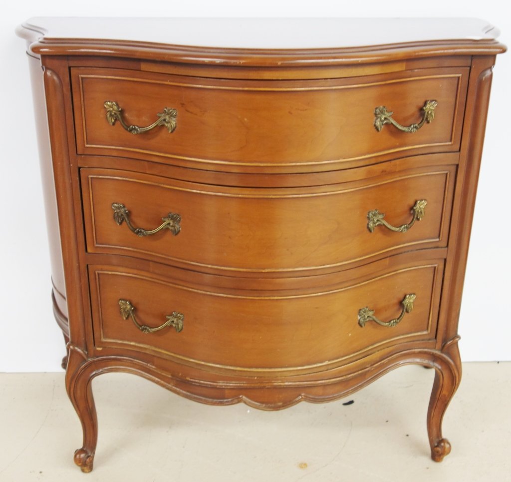 Drexel 3 drawer serpentine front dresser (1 of 6)