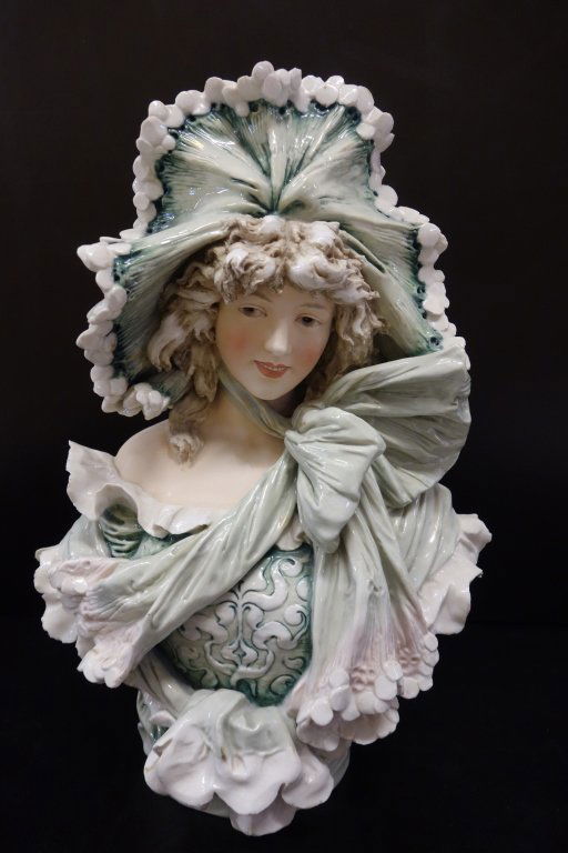 Royal Dux woman bust (1 of 6)